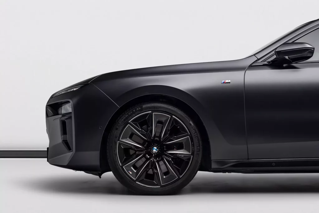 2025 BMW 760i — photo 6