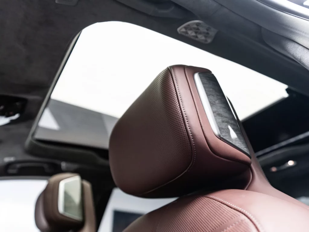 2025 BMW 760i — photo 17