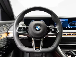 2025 BMW 760i — photo 12