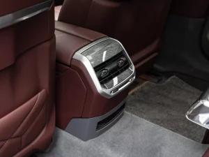 2025 BMW 760i — photo 20