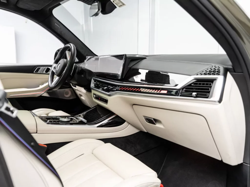 2025 BMW X7 M60i — photo 14