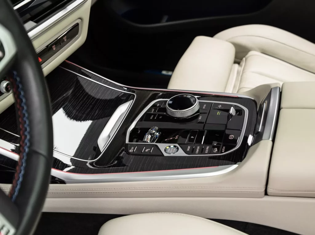 2025 BMW X7 M60i — photo 15