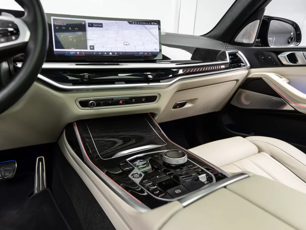 2025 BMW X7 M60i — photo 16
