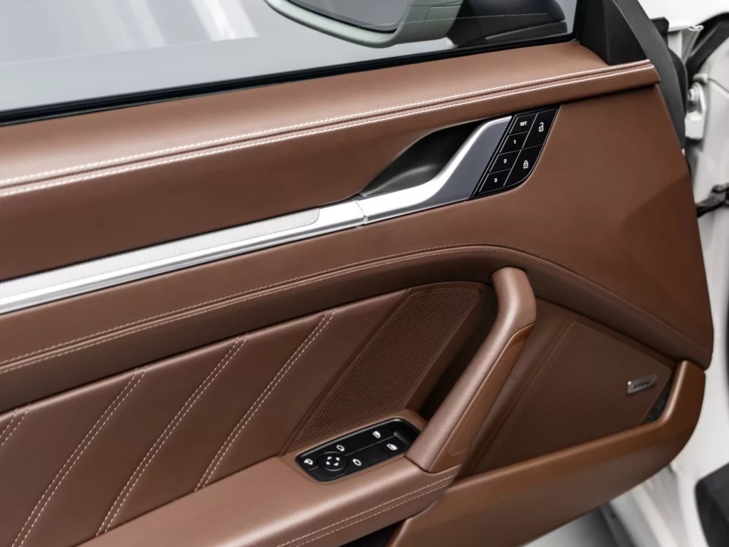 2024 Porsche 911 Turbo — photo 10