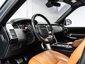 2017 Land Rover Range Rover Vogue SE — photo 14