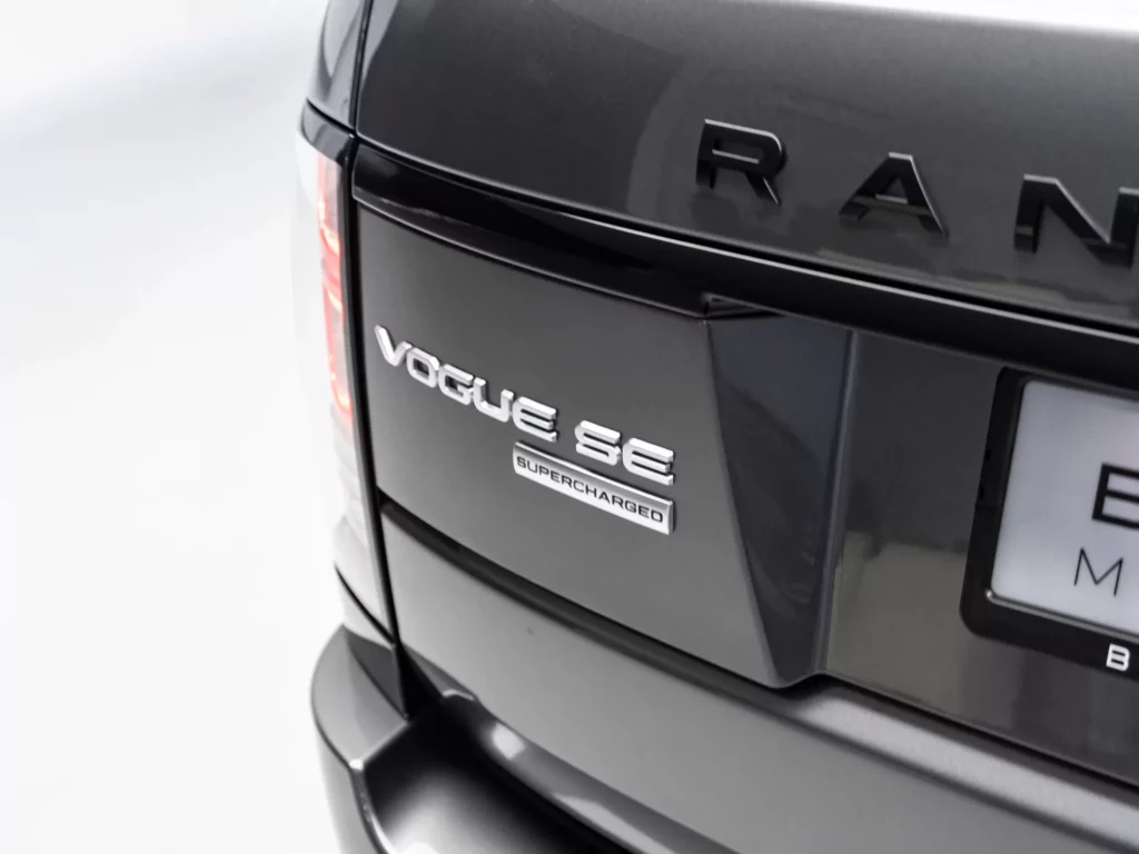 2017 Land Rover Range Rover Vogue SE — photo 20