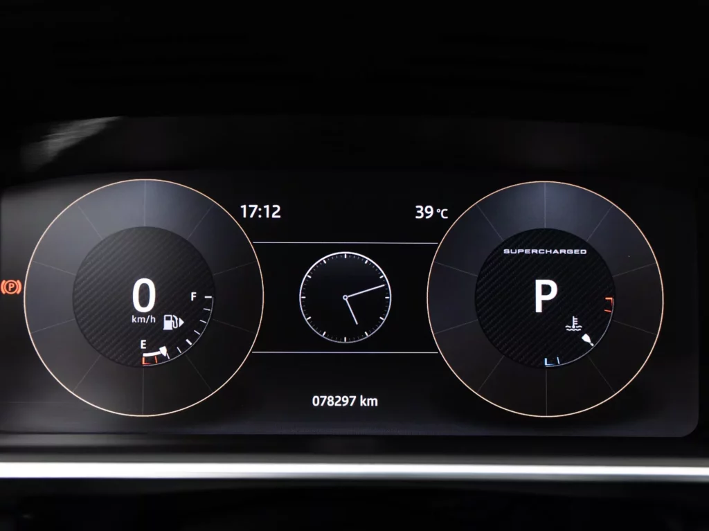 2017 Land Rover Range Rover Vogue SE — photo 12