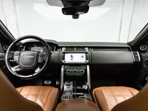 2017 Land Rover Range Rover Vogue SE — photo 17