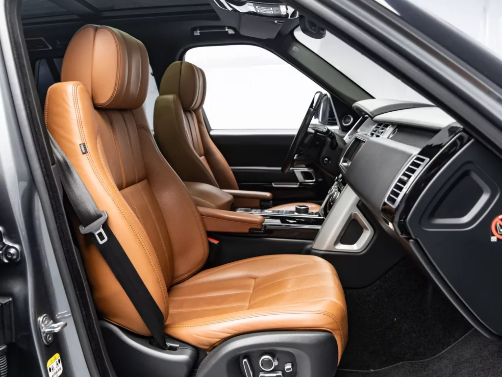 2017 Land Rover Range Rover Vogue SE — photo 9