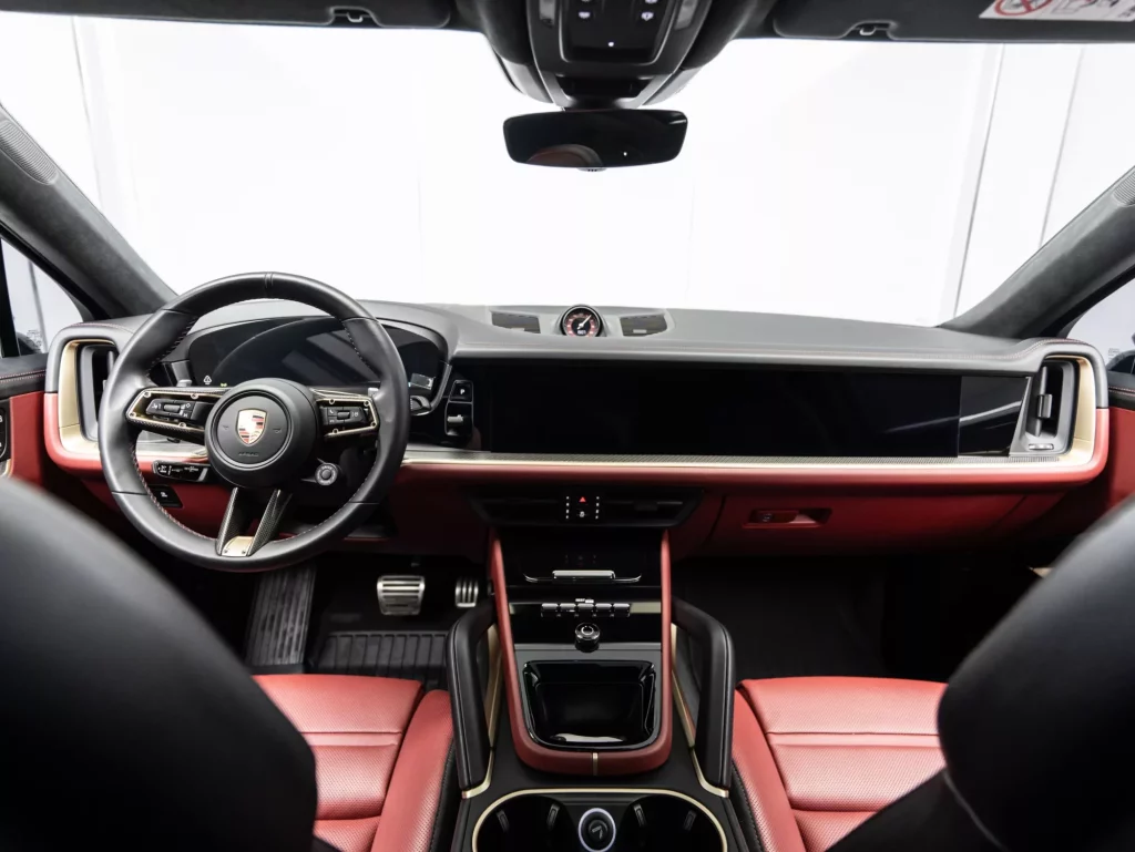 2025 Porsche Cayenne GTS Coupe — photo 18