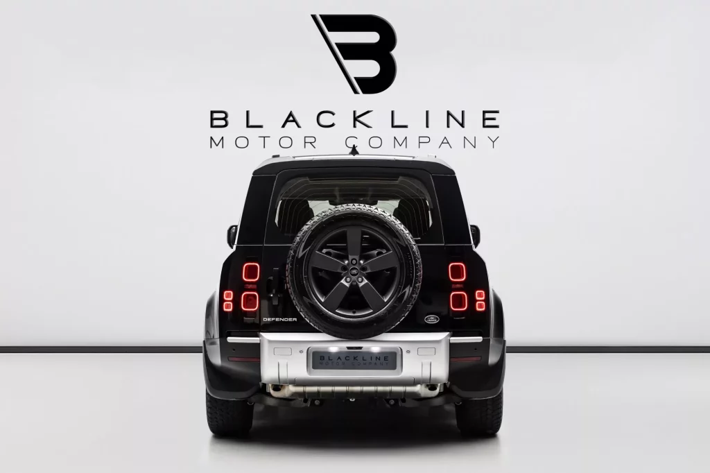 2023 Land Rover Defender P300 SE — photo 3