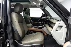 2023 Land Rover Defender P300 SE — photo 9
