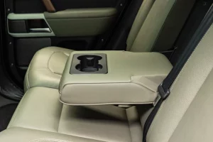 2023 Land Rover Defender P300 SE — photo 19