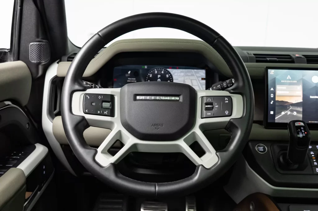 2023 Land Rover Defender P300 SE — photo 11