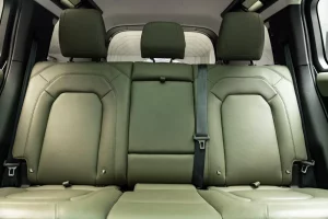 2023 Land Rover Defender P300 SE — photo 17