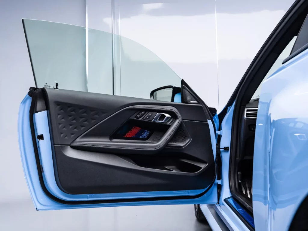 2025 BMW M2 — photo 9