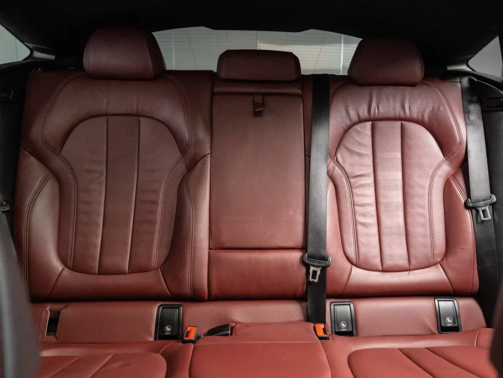2022 BMW X6 M50i — photo 19