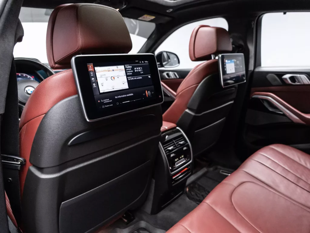 2022 BMW X6 M50i — photo 18