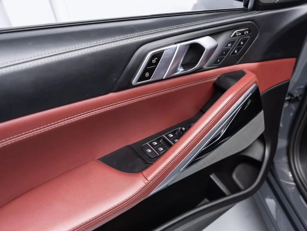 2022 BMW X6 M50i — photo 20