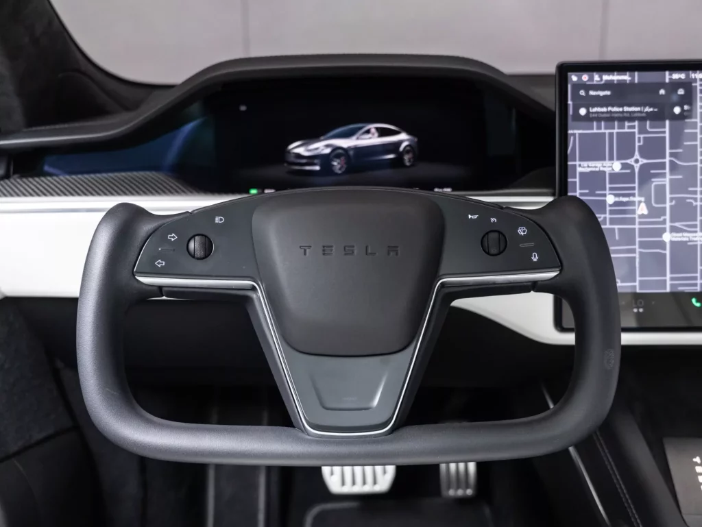 2023 Tesla Model S Plaid — photo 14