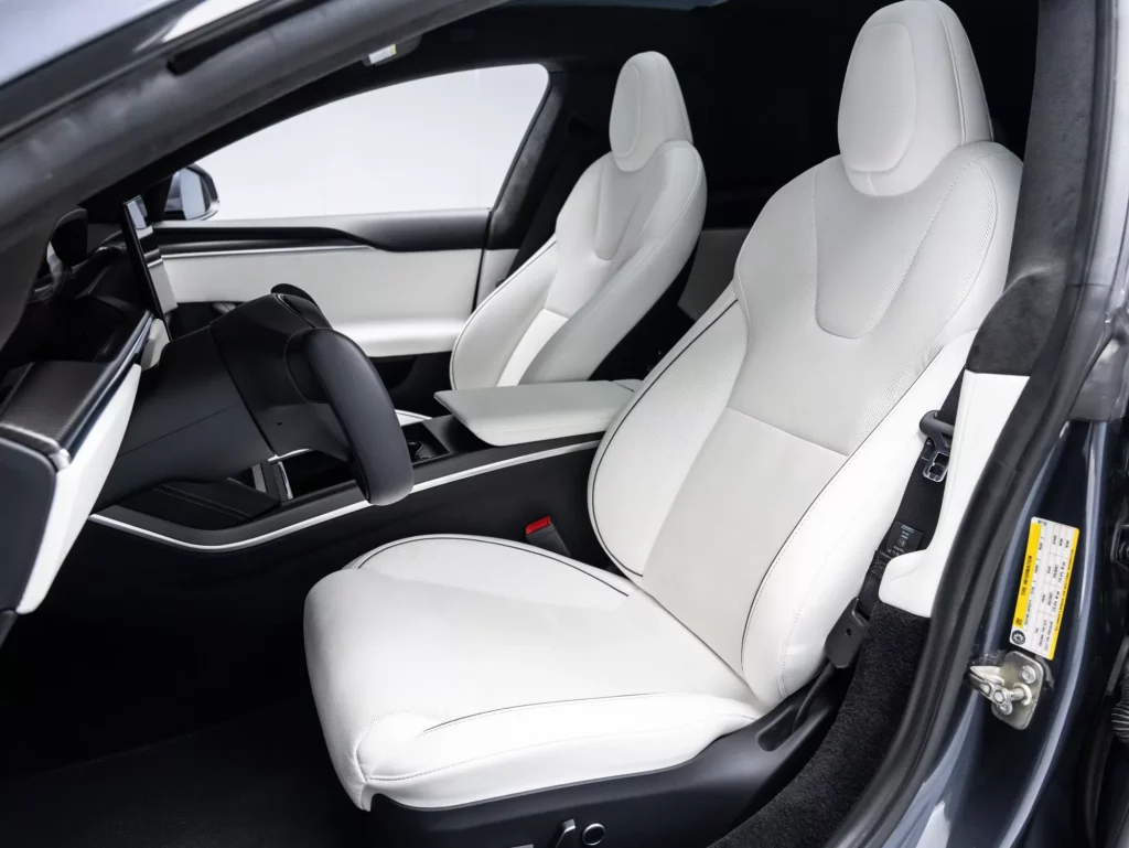2023 Tesla Model S Plaid — photo 10